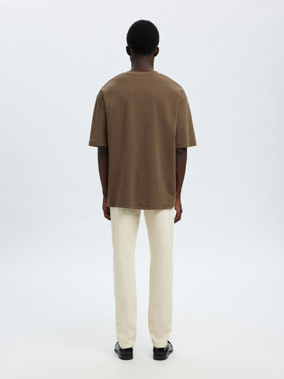 T-shirt Selected O-Neck marron, porté vue de dos