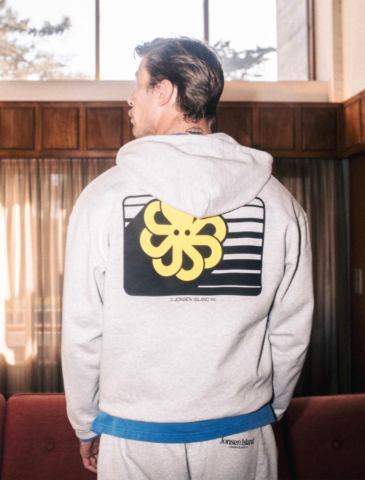 Hoodie Zippé TV Screen