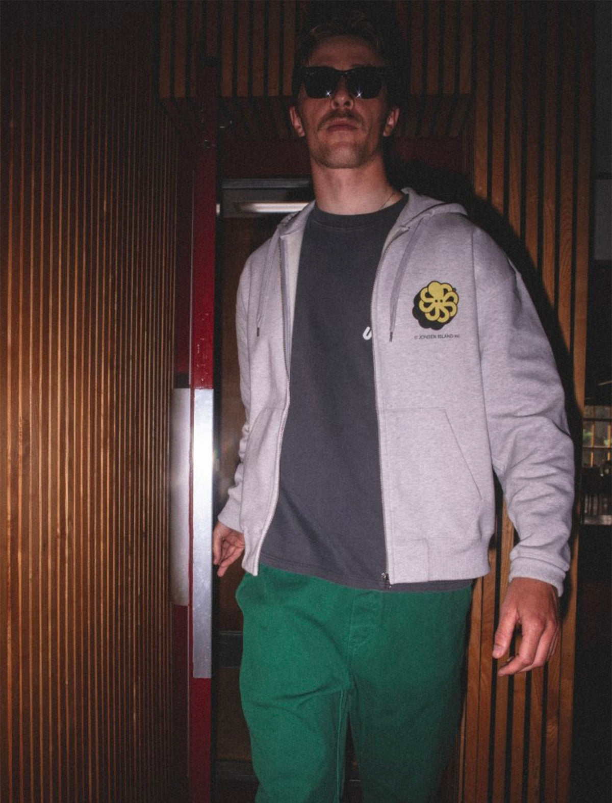 Hoodie Zippé TV Screen
