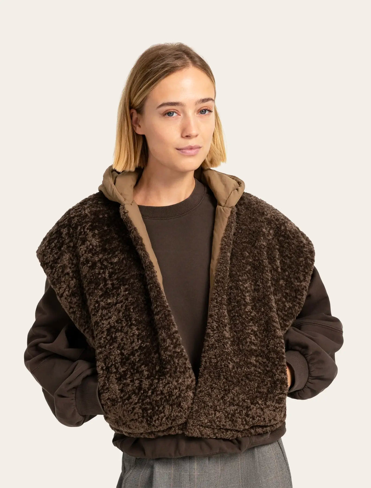 Reversible Fausse Fourrure Capuche